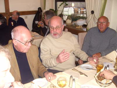 Mittwoch, 25.03.09. FEEPFK Treffen im Naafs-Huschen. 1 Kollegin und 41 Kollegen waren da.