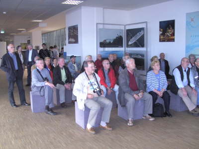 Mittwoch, 13. und Donnerstag, 14.05.09. Besuch der Meyer Werft in Papenburg, ADO Gardienenwerk, Emssperrwerk und Hafenrundfahrt.