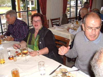 Mittwoch, 30.09.09. 35 Kollegen und 1 Kollegin trafen sich im Restaurant "Gut Clarenhof" bei Peppe Celentano.
