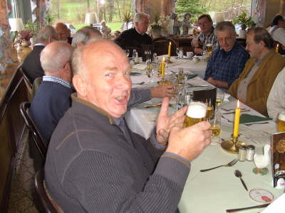 Mittwoch, 25.11.09. FEEPFK Treffen im Hffer Hof mit 40 Kollegen.