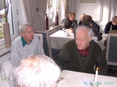 Mittwoch, 25.02.2012. Treffen im "Haus Pohle". 41 Kollegen. 4 Geburtstagsrunden