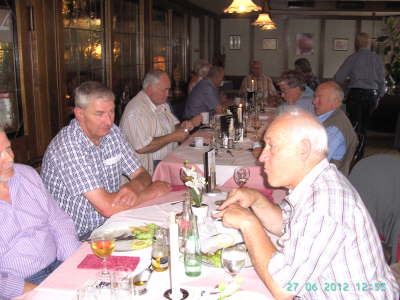 Mittwoch, 27.06.2012. Treffen im Hffer Hof mit 41 Kollegen.