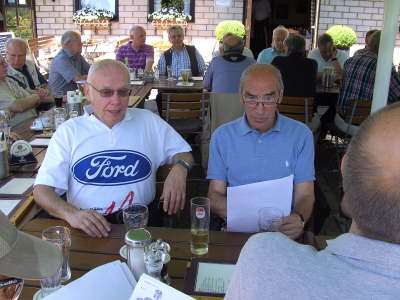 Mittwoch, 01.08.2012. 45 Kollegen trafen sich im Hallerhof in Oberauen