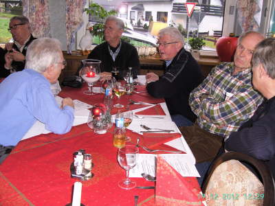Mittwoch 19.12.2012. 34 Kollegen trafen sich im "Hffer Hof".