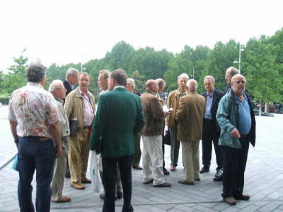 Dienstag, 7. August 2007. 28 Kollegen besuchten das Mercedes-Benz Museum in Bad Cannstadt.