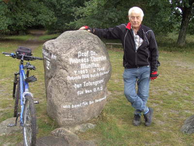 Dienstag, 16.09.08. Gedenkstein am Totengrund Plateau