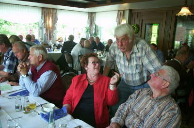 Mittwoch, 27.06.07. 44 Kollegen und 1 Kollegin trafen sich im "Hffer Hof"
