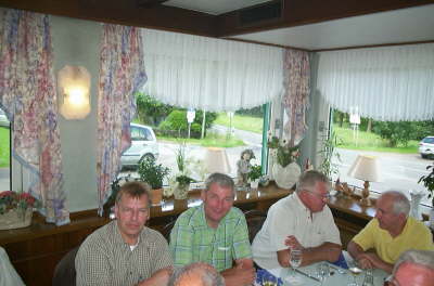 Mittwoch, 27.06.07. 44 Kollegen und 1 Kollegin trafen sich im "Hffer Hof"