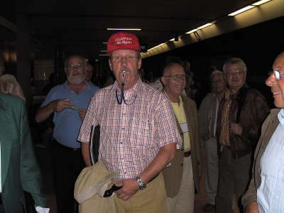 Dienstag, 7. August 2007. 28 Kollegen besuchten das Mercedes-Benz Museum in Bad Cannstadt.